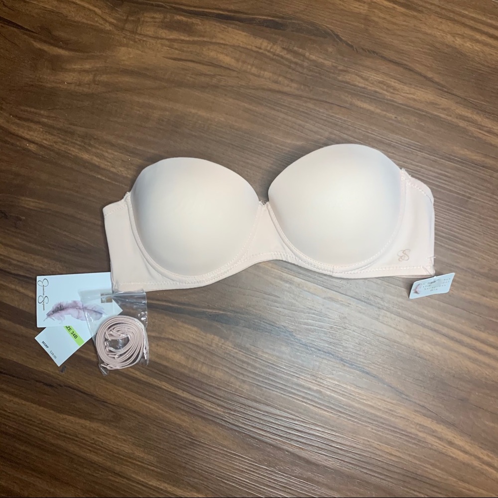 Jessica Simpson bra size 34b